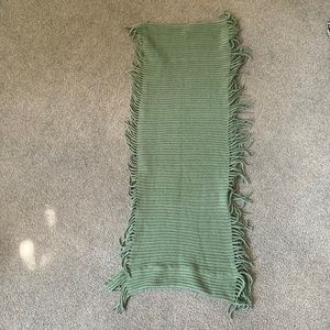 Green(ish) infinity scarf